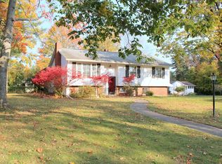 11 Queenswood Dr, Owego, NY 13827