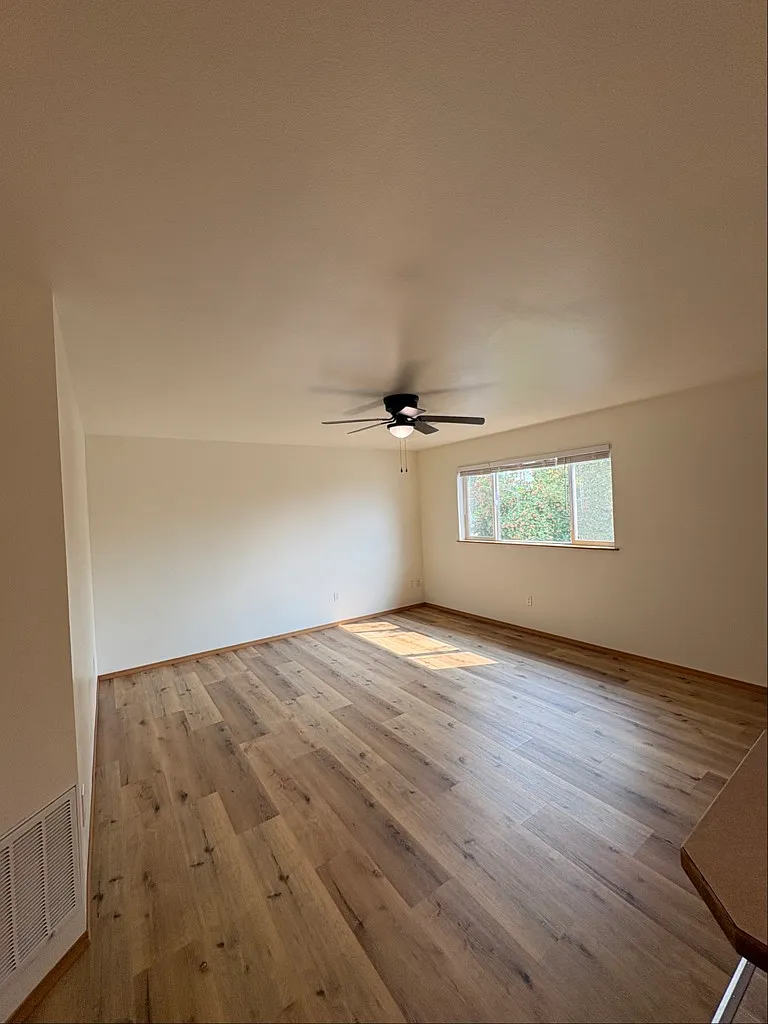 Central 2Bed/1Bath Apartment — Photo 4