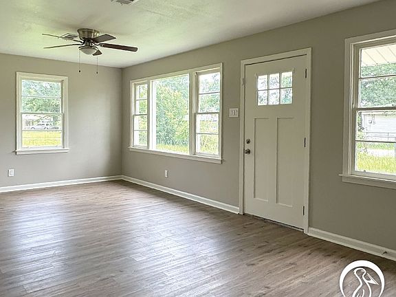 2nd image of 703 Evergreen St