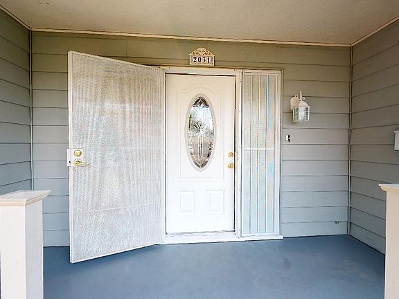3rd image of 2031 Ballard Dr