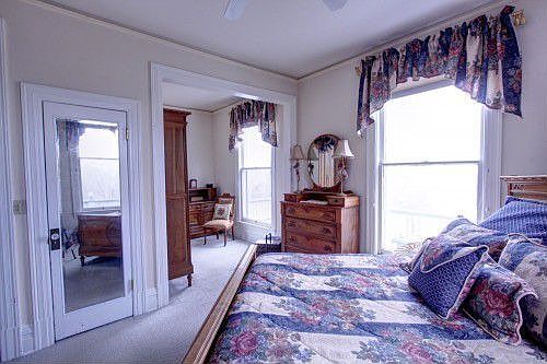5th image of 1023 Highland Ave