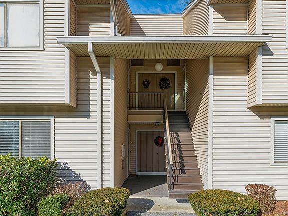 3rd image of 95 Molly Pitcher Ln APT G
