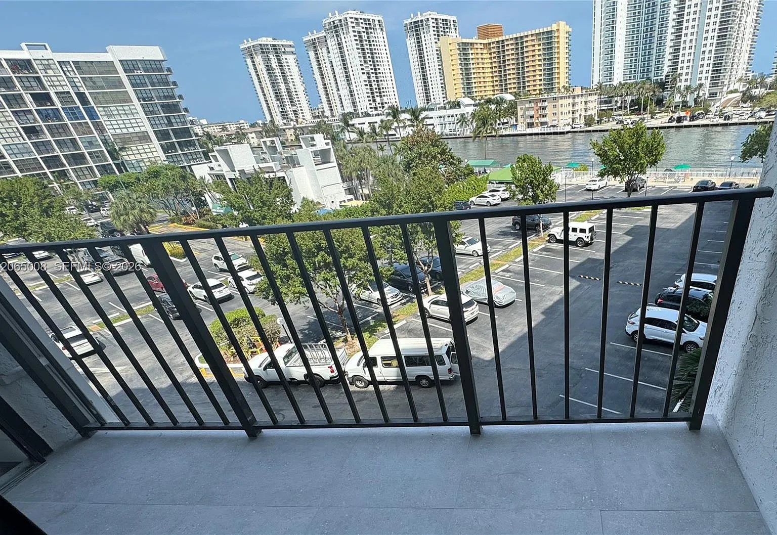 Oceanview Park Condo — Photo 1