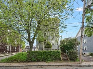 24 Suffolk St, Chelsea, MA 02150