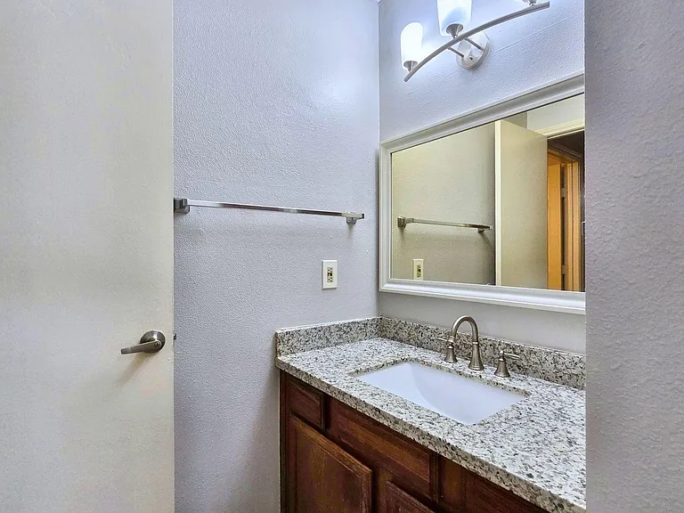 8389 Sands Point Dr — Photo 12