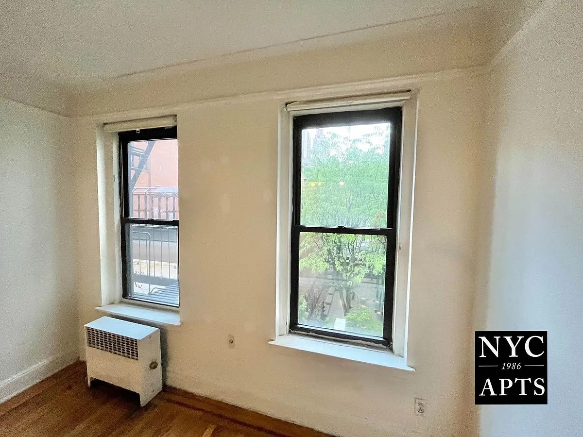 Building Photo - 220 E 52nd St #4D