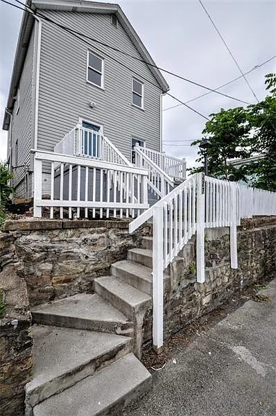 227 Vine St photo 1