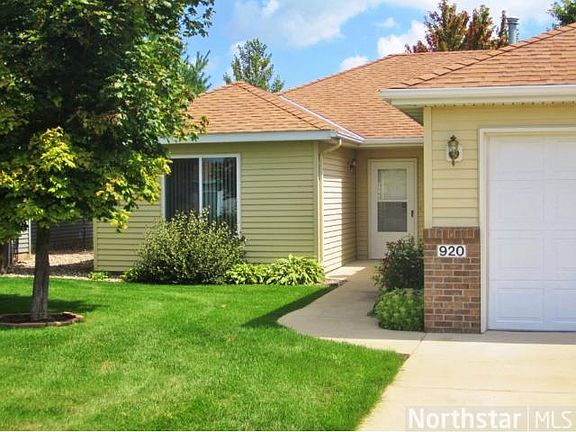 2nd image of 920 Willow View Cir