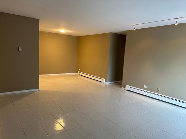 9S070 S Frontage Rd Building 25