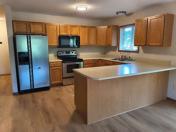 4th image of 1117 W 10th St
