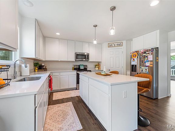 5th image of 3139 White Pine Dr
