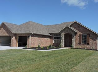 317 W Thistlewood Dr, Springfield, MO 65803