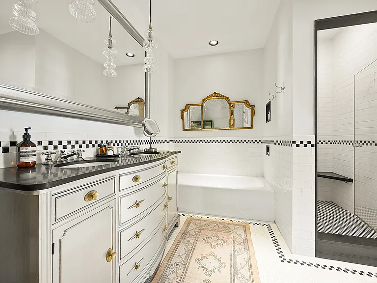 284 Lafayette St #5D — Photo 13
