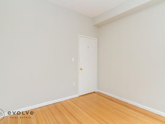 4th image of 635 W Oakdale Ave #3TA