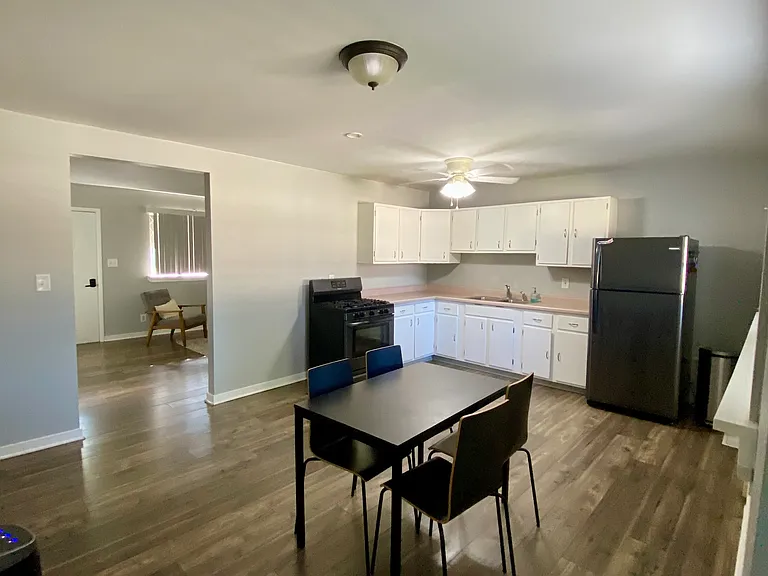 9315 Ellen Dr — Photo 5