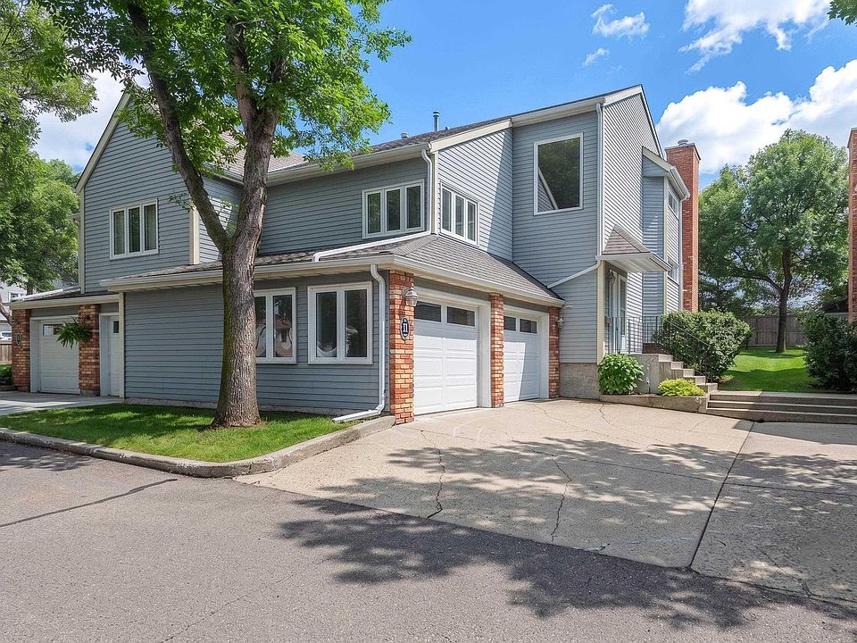 1st image of 33 Whiteoaks Est