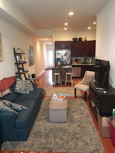 1st image of 1844 Vineyard St #1