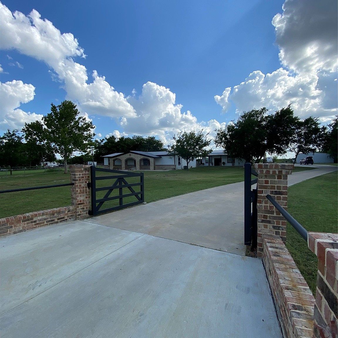 18725 County Road 620, Venus, TX 76084 | Zillow