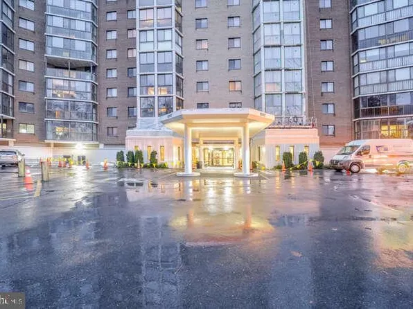 15107 Interlachen Dr #2918, Silver Spring, MD 20906