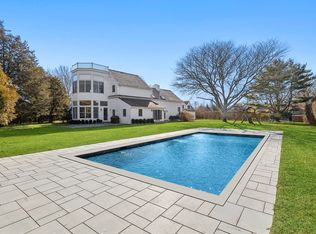 14 Swans Neck Ln, Water Mill, NY 11976