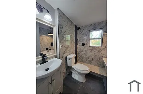 721 Ford Pl Photo 1