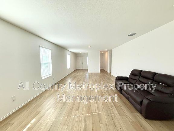 3rd image of 7024 Lantana Dr