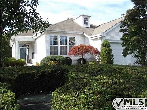 3rd image of 62 Greenways Ln