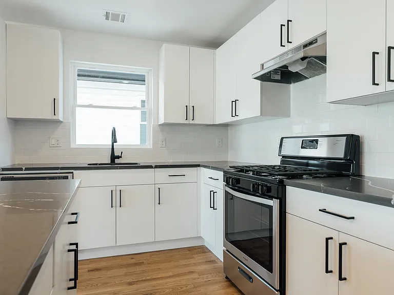 746 Seaport Dr #2 — Photo 21