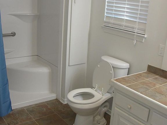 4th image of 35 Cedar Crest Dr