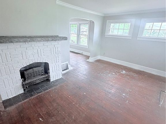 5th image of 1174 Mercer Ave