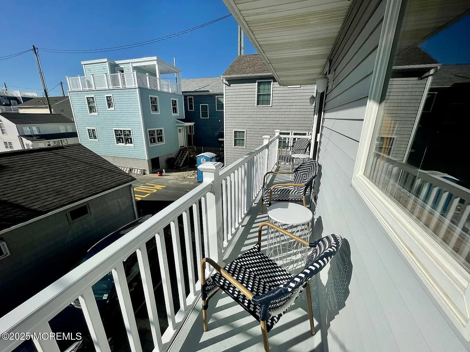 4 bed, 1040 sqft, $3,740 — Photo 3