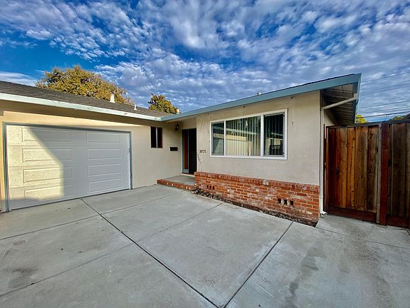 2nd image of 1671 Palm Ave