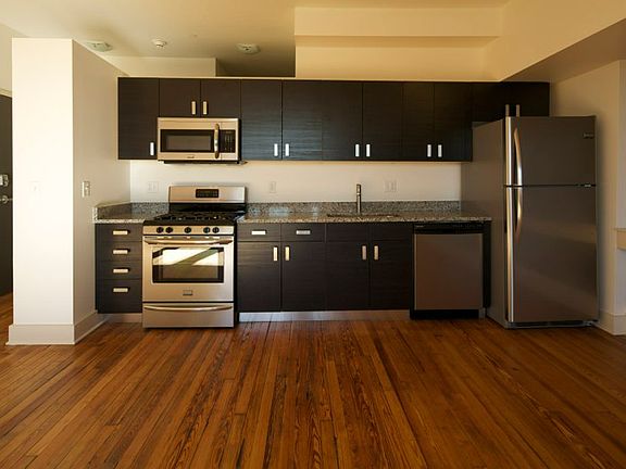 3rd image of 463 N High St #4C