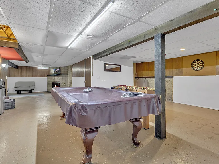 23520 Brandywynne St — Photo 41