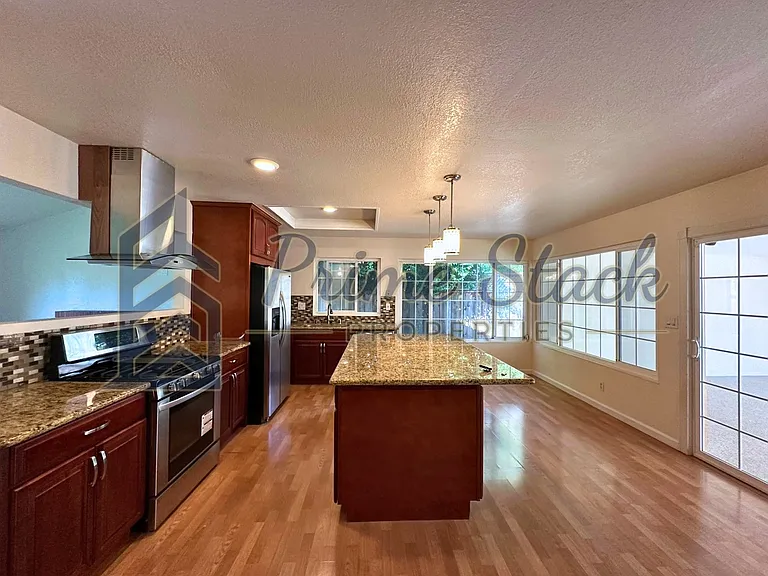 34443 Colville Pl — Photo 4