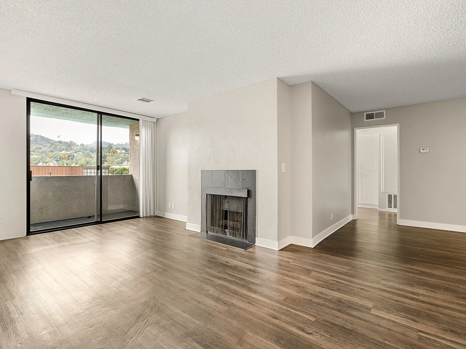 4250 Coldwater Canyon — Photo 2