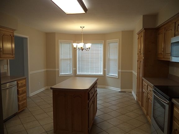 5th image of 3715 Berryhill Dr