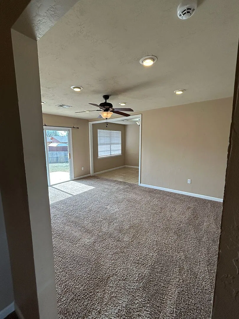 3 Bedroom Now Available In The Mac School District! — Photo 3