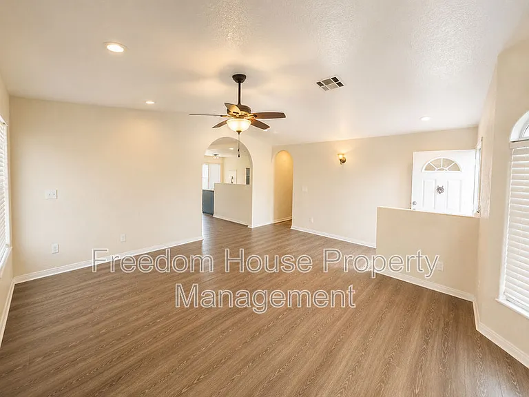 3066 Mount Charleston Dr — Photo 14