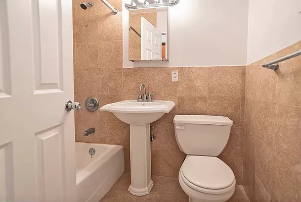 Rented by Oxford Property Group | media 22