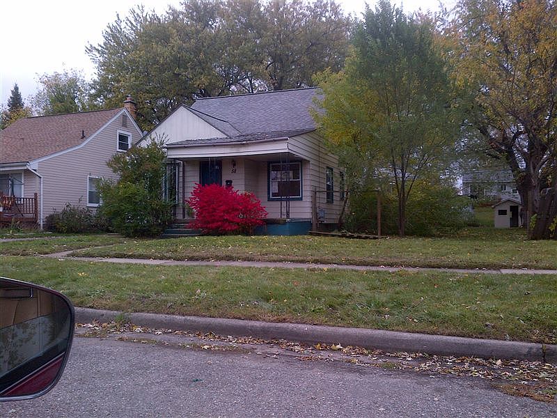 Pontiac-20121015-00112