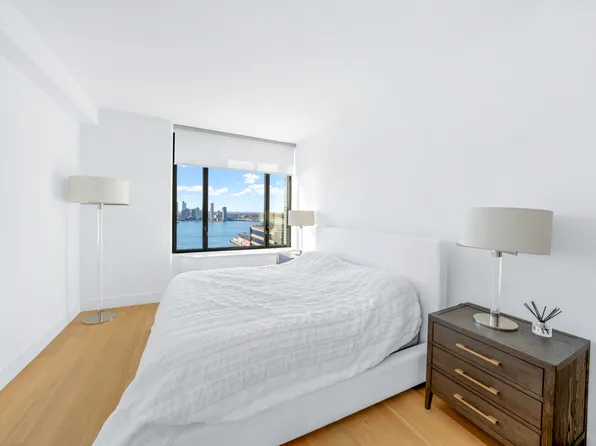 110 Charlton Street image 4 of 10