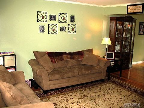2nd image of 216 Tyrconnell Ave