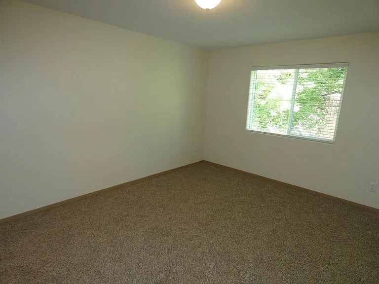 556 N University Ave #1 — Photo 6