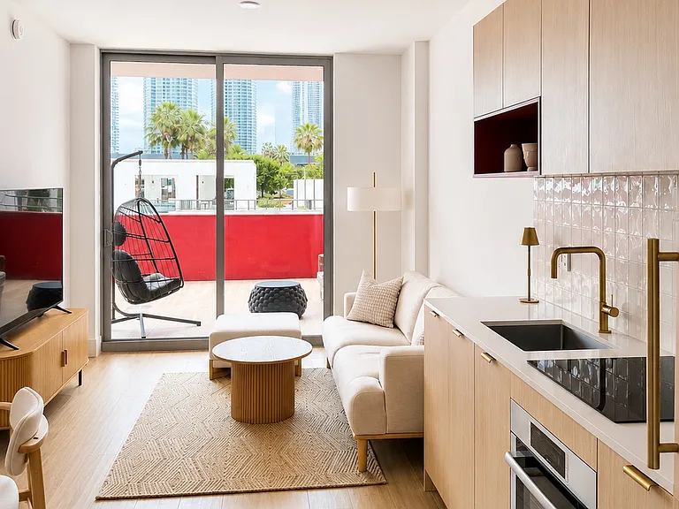 90 NE 32nd St #611 — Photo 5