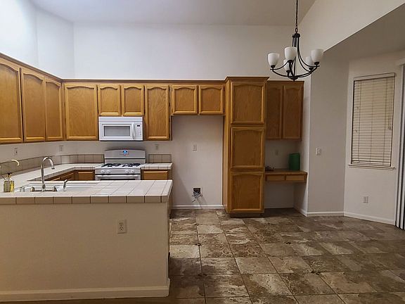 5th image of 8069 Bothwell Dr