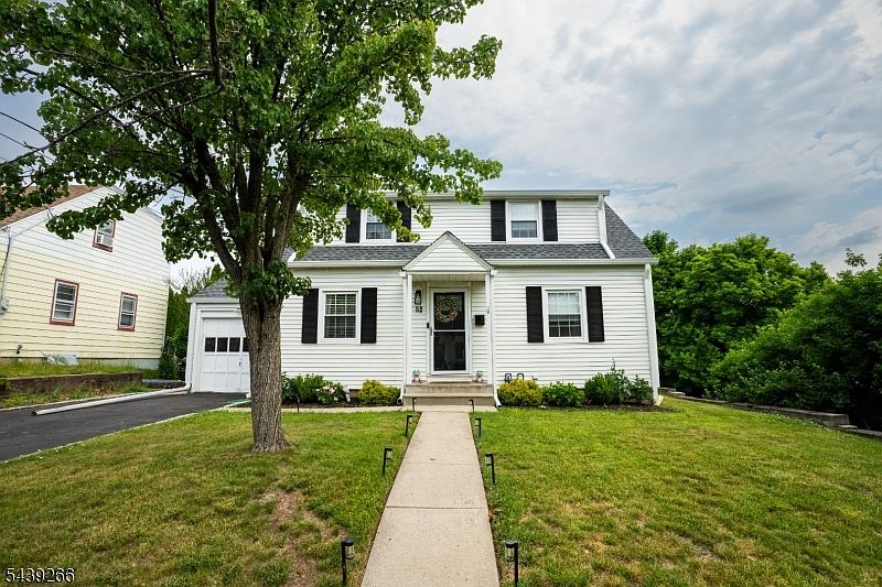 1st image of 52 Knollwood Ter
