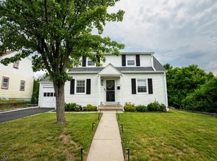 52 Knollwood Ter, Clifton City, NJ 07012