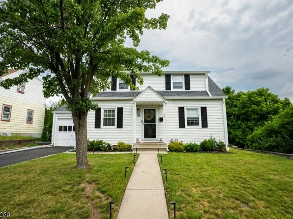 52 Knollwood Ter, Clifton City, NJ 07012