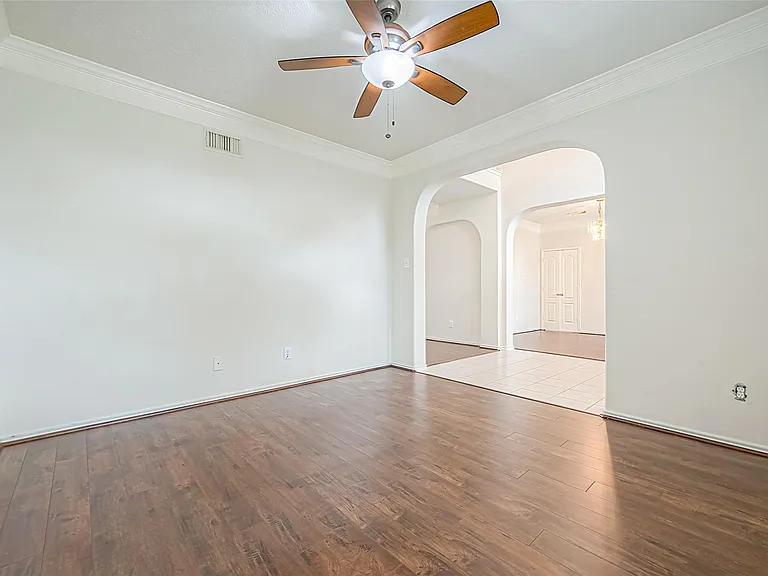 2422 Leanett Way — Photo 12